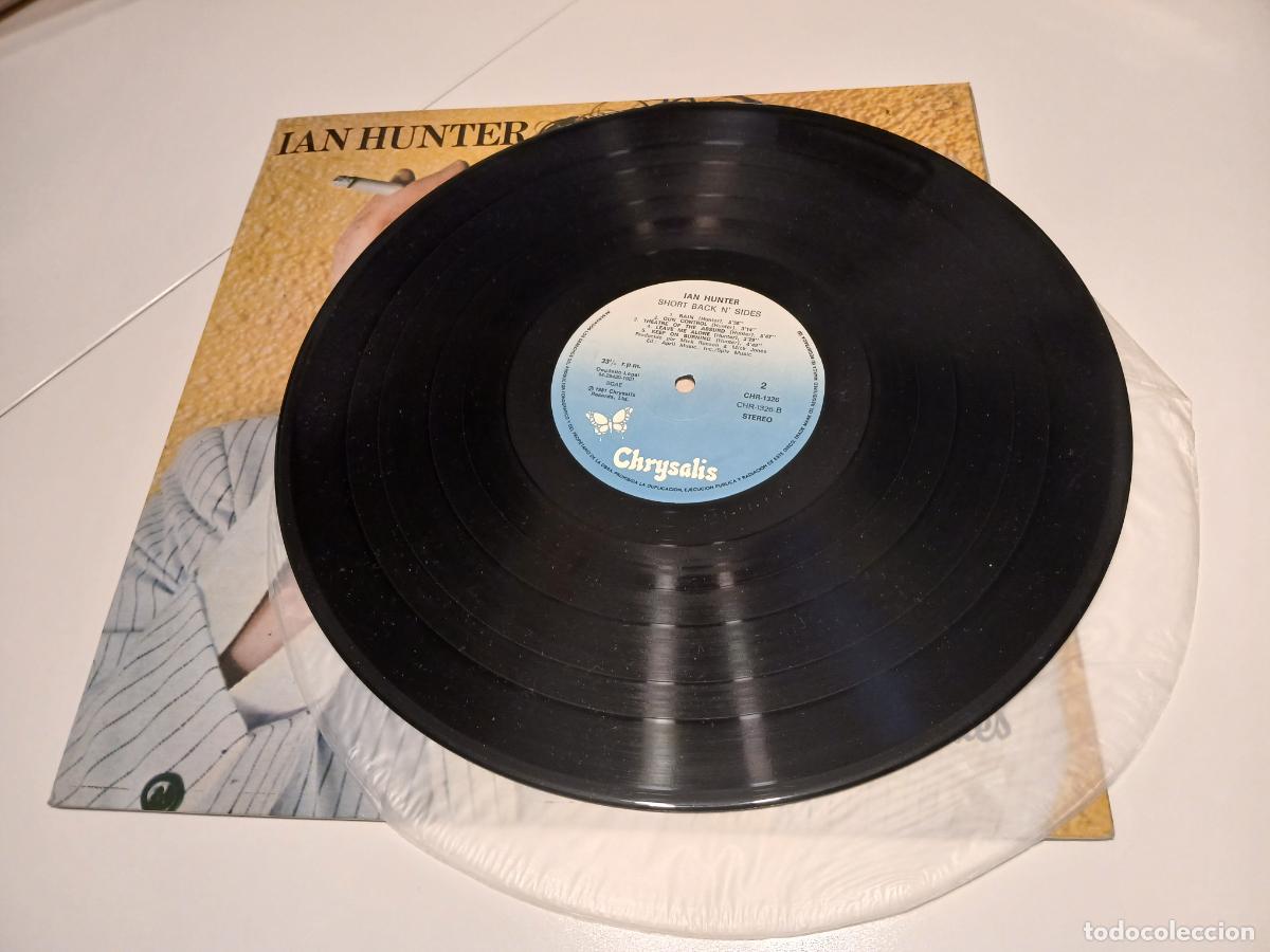 Discos de vinilo: IAN HUNTER -SHORT BACK N SIDES- (1981) LP DISCO VINILO - Foto 4