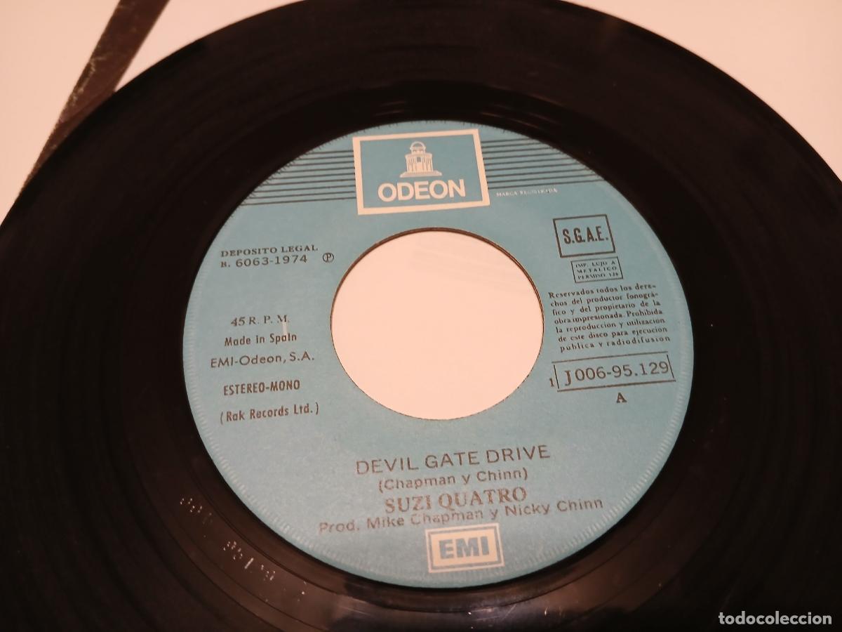 Discos de vinilo: Suzi Quatro -Devil gate drive- (1974) single 7&rdquo; - Foto 2