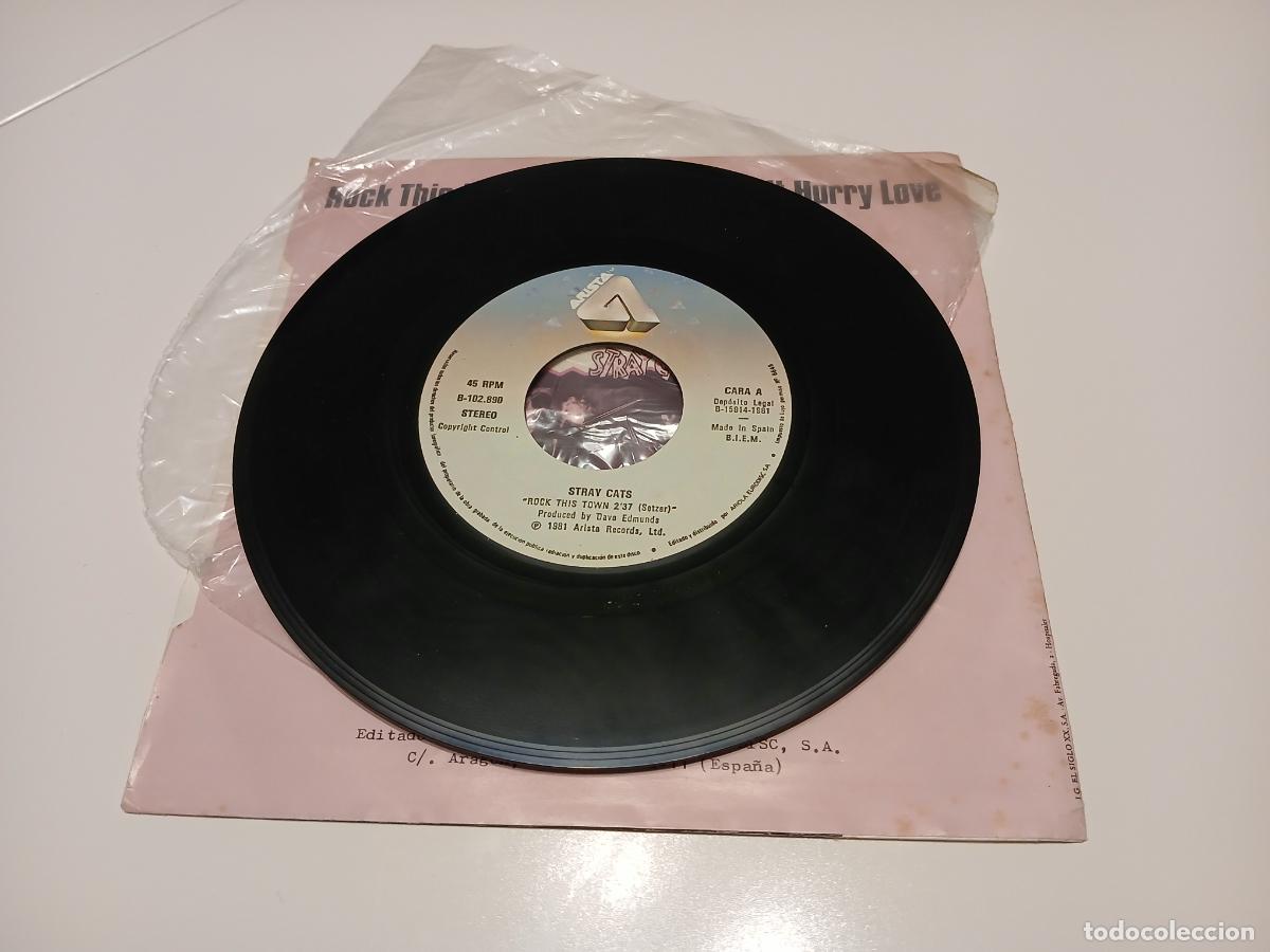 Discos de vinilo: Stray Cats &lrm;&ndash; Rock This Town- (1981) single 7&rdquo; - Foto 4