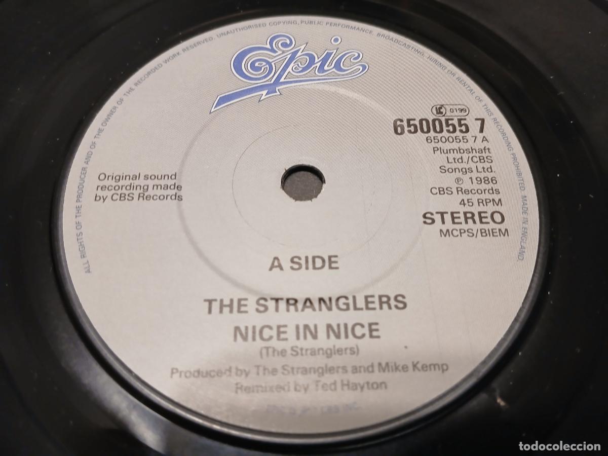 Discos de vinilo: The Stranglers &ndash; Nice In Nice- (1986) single 7&rdquo; - Foto 3