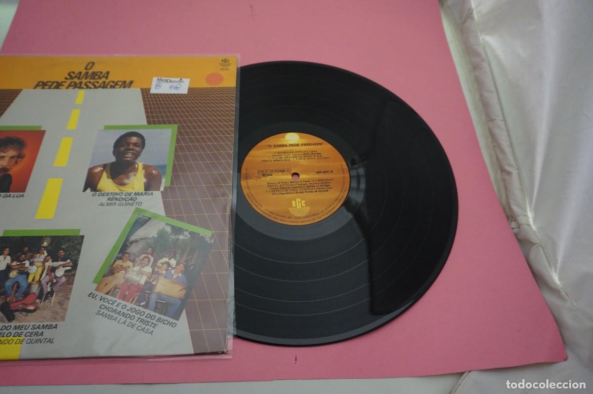 Discos de vinilo: LP - O SAMBA PEDE PASSAGEM - DISCO COMO NUEVO - Foto 2