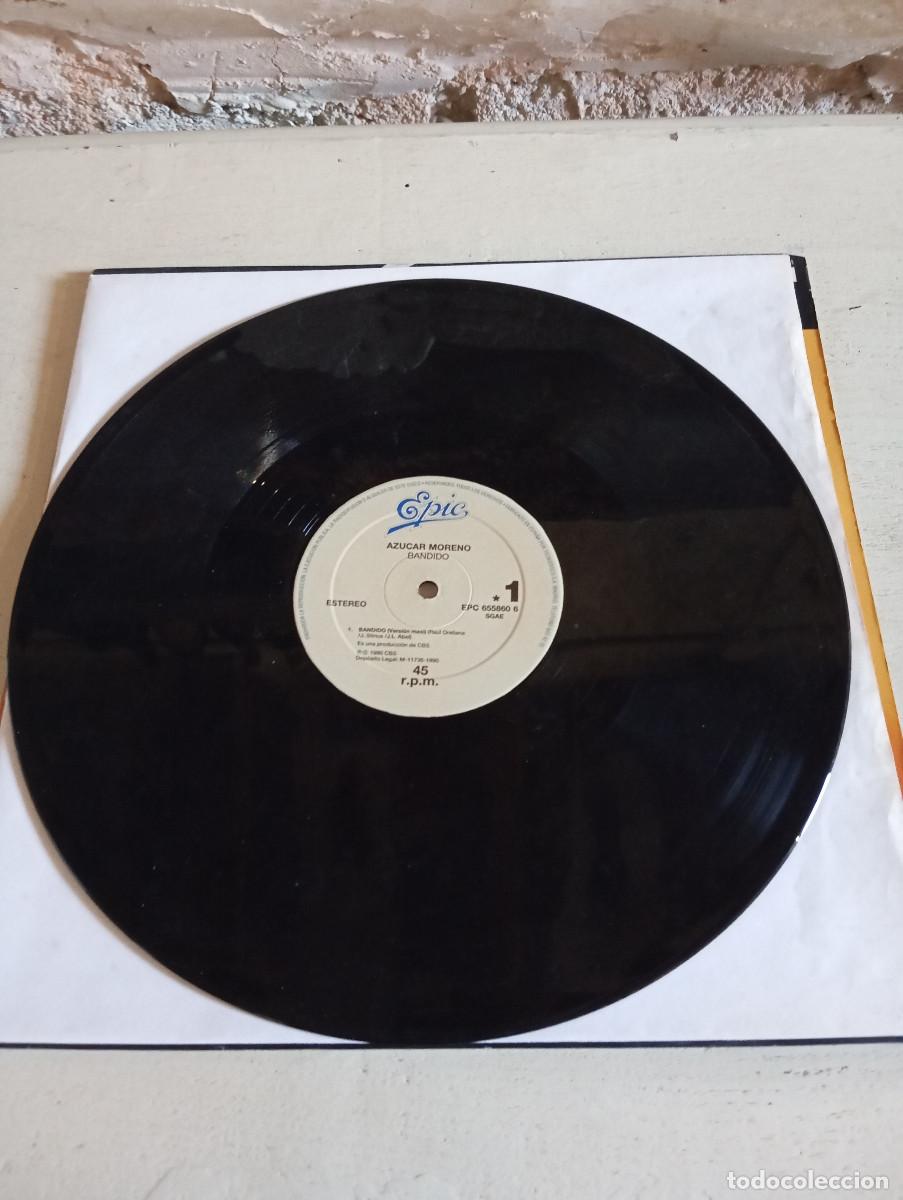 Discos de vinilo: AZ&Uacute;CAR MORENO - BANDIDO - EPIC - 1990 - Foto 2