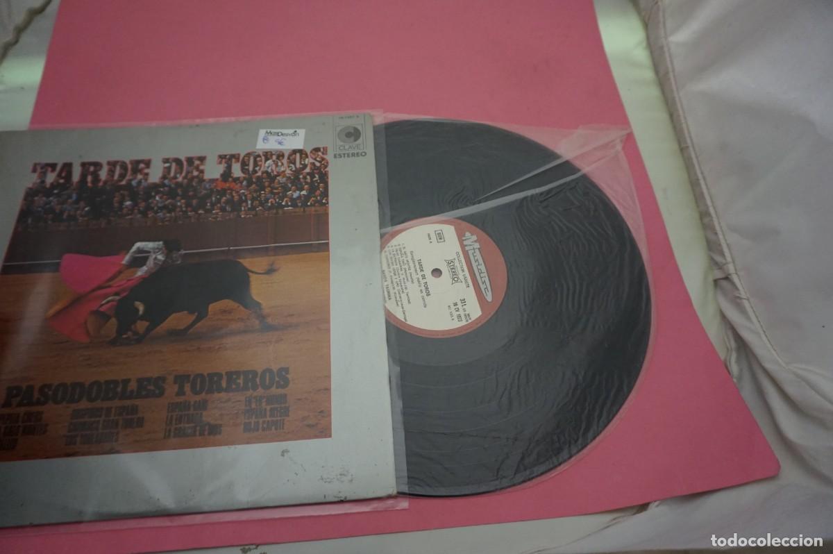 Discos de vinilo: LP - TARDE DE TOROS - PASODOBLES TOREROS - DISCO COMO NUEVO - Foto 2