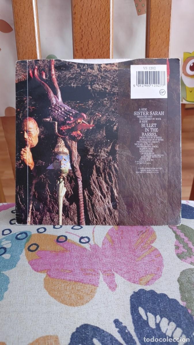 Discos de vinilo: IT BITES-SINGLE SISTER SARAH - Foto 2
