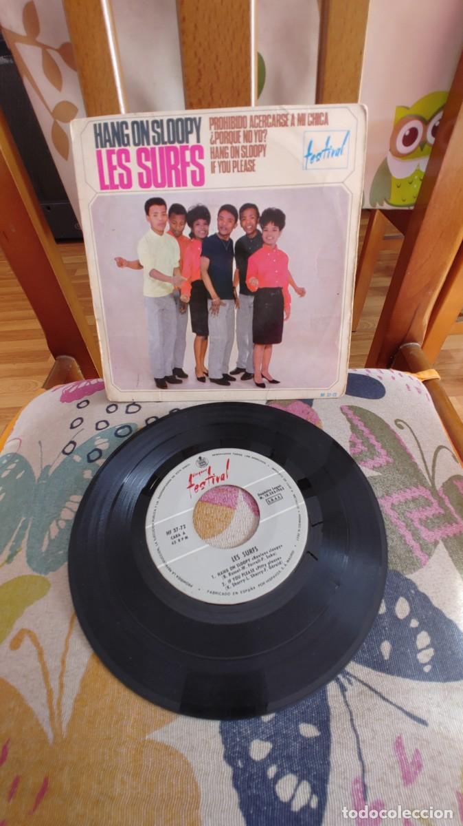 Discos de vinilo: LES SURFS-EP HANG ON SLOOPY +3 - Foto 1