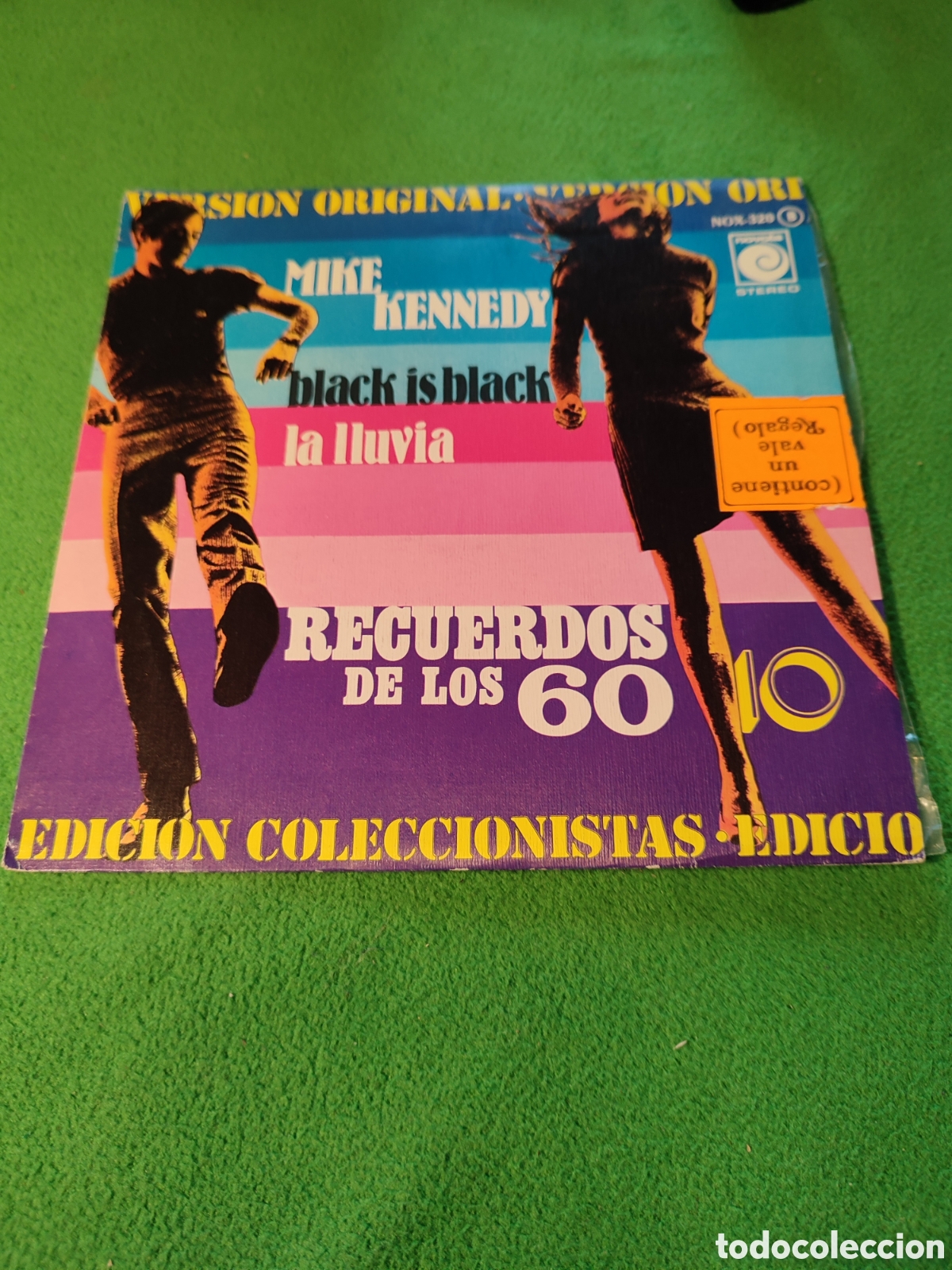 Discos de vinilo: Mike Kennedy - Black is Black / La lluvia - Foto 1