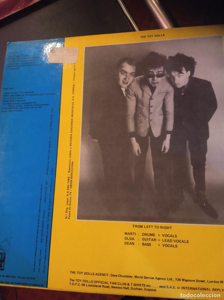 Discos de vinilo: TOY DOLLS- BARE FACED CHEEK. LP - Foto 2