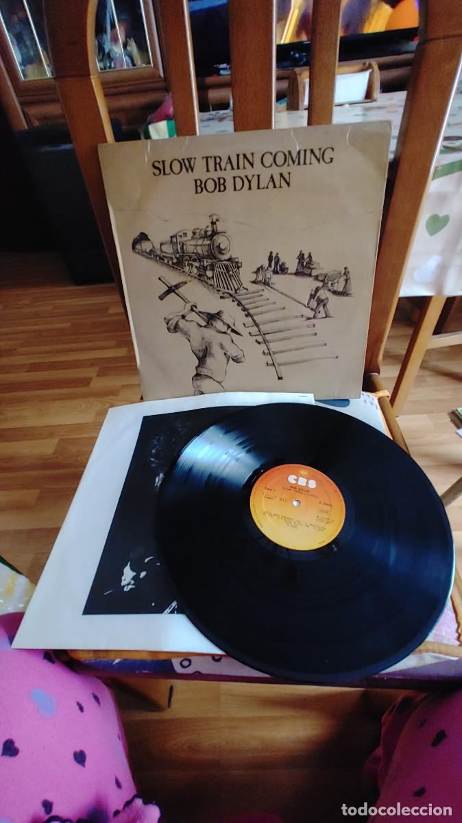 Discos de vinilo: BOB DYLAN-LP SLOW TRAIN COMING-LETRAS - Foto 1