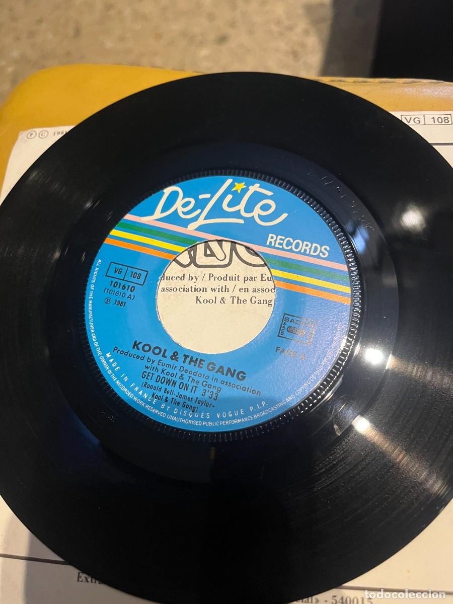 Discos de vinilo: Kool & The Gang Get Down On It - Foto 3