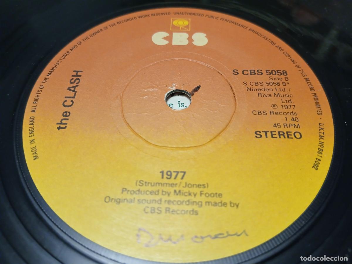 Discos de vinilo: The Clash &lrm;&ndash; White Riot- (1977) single 7&rdquo; - Foto 2