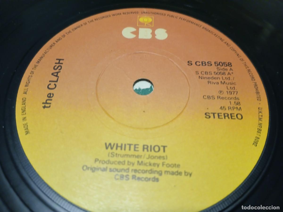 Discos de vinilo: The Clash &lrm;&ndash; White Riot- (1977) single 7&rdquo; - Foto 3