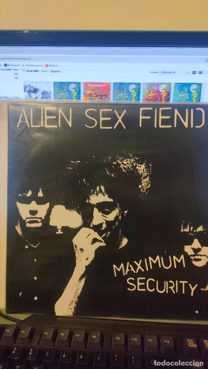 Discos de vinilo: Alien Sex Fiend. M&aacute;ximum security - Foto 1
