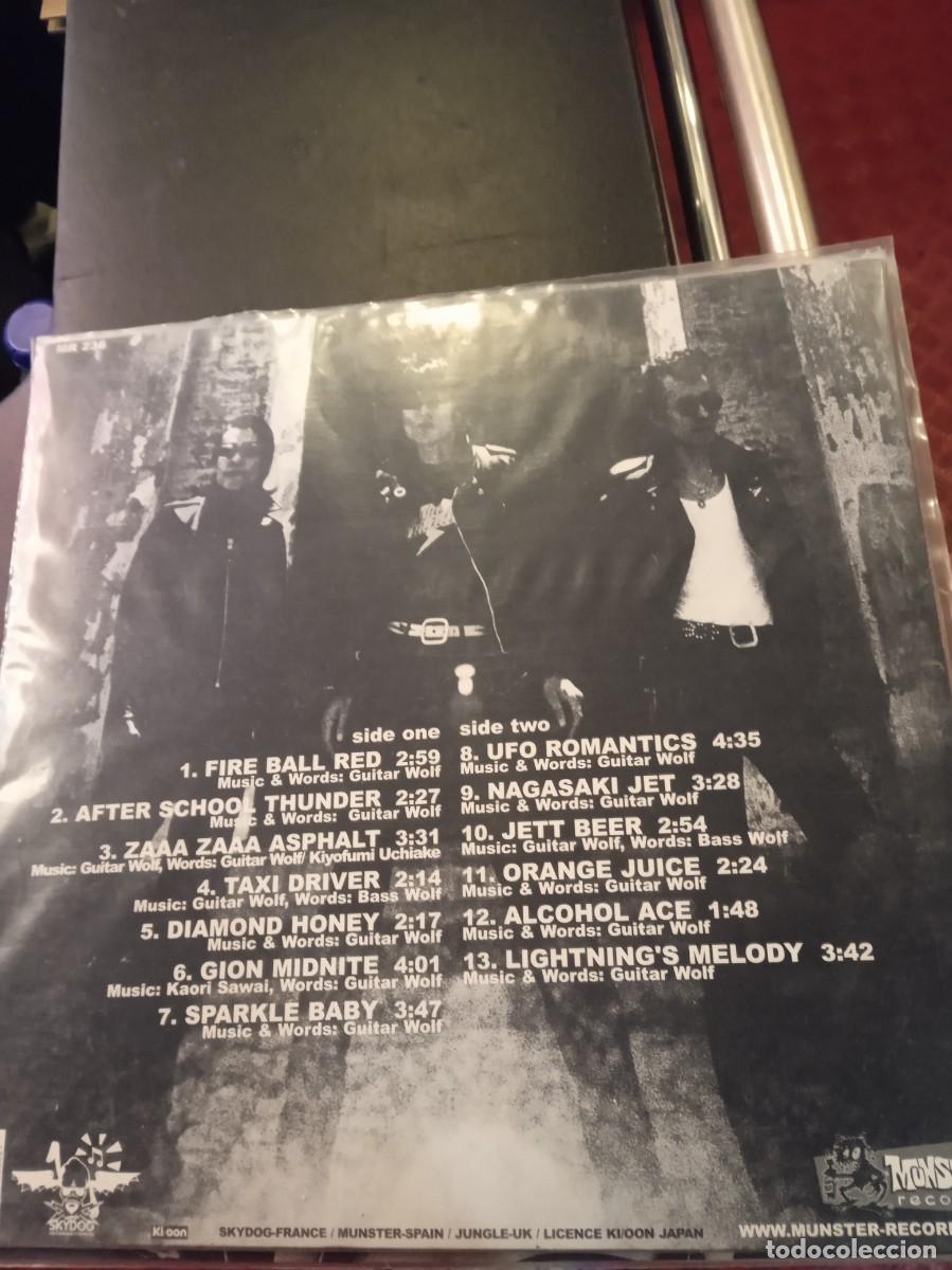 Discos de vinilo: GUITAR WOLF- UFO ROMANTICS. LP MUNSTER - Foto 2