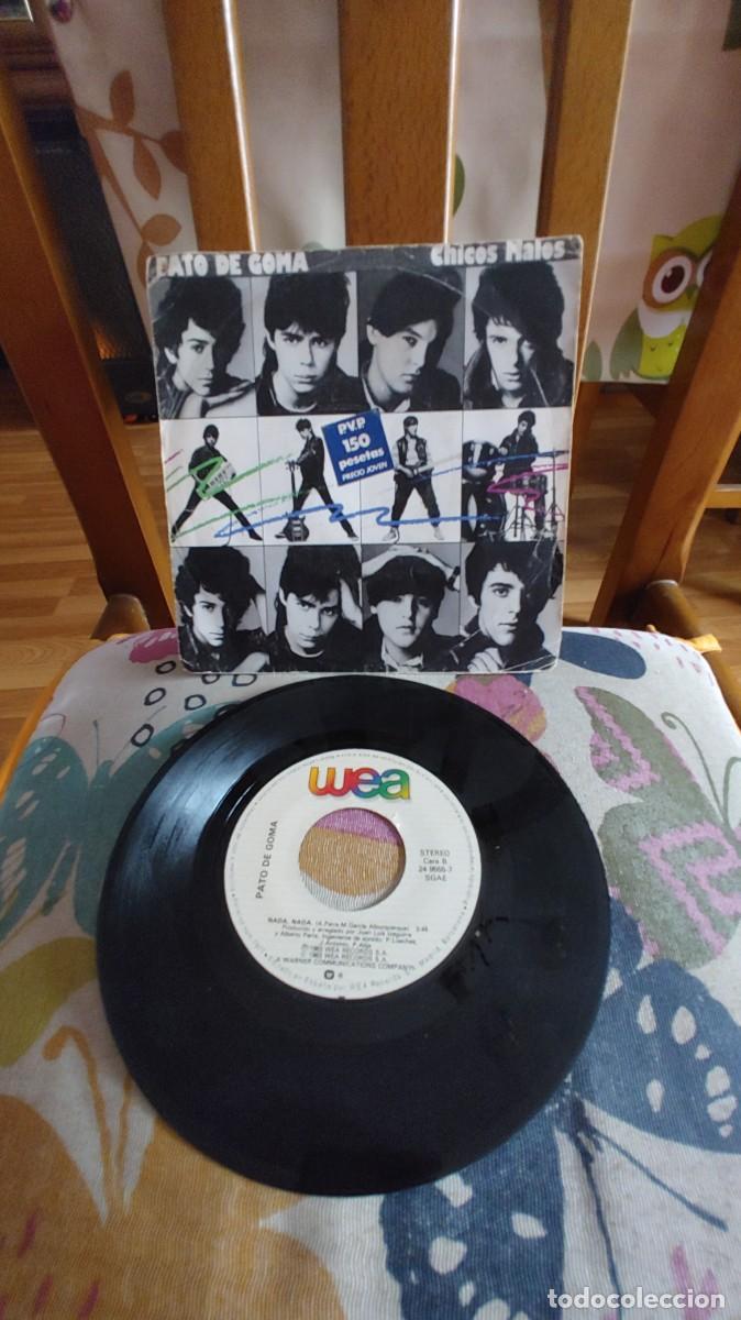 Discos de vinilo: PATO DE GOMA-SINGLE CHICOS MALOS - Foto 1