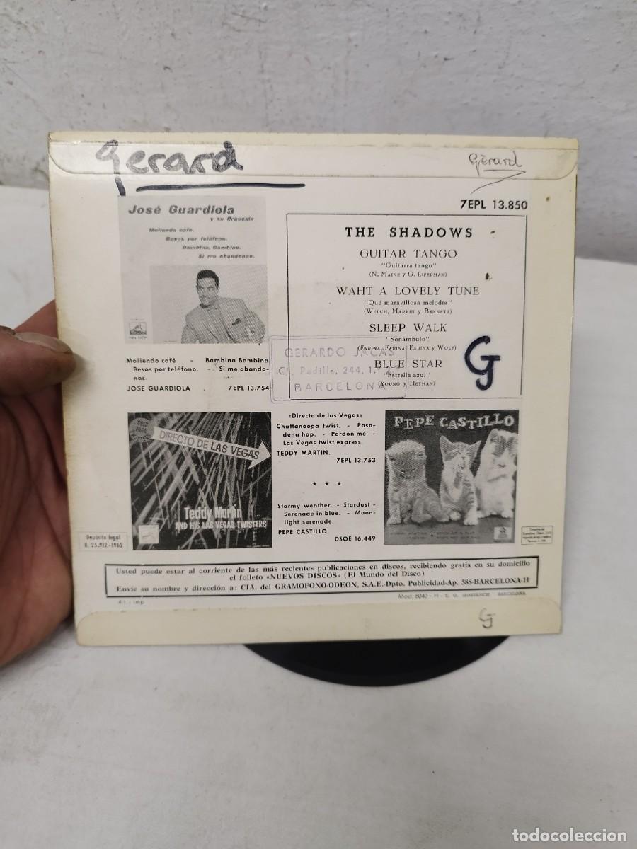 Discos de vinilo: The Shadows &ndash; Guitar Tango. Vinilo EP. - Foto 3