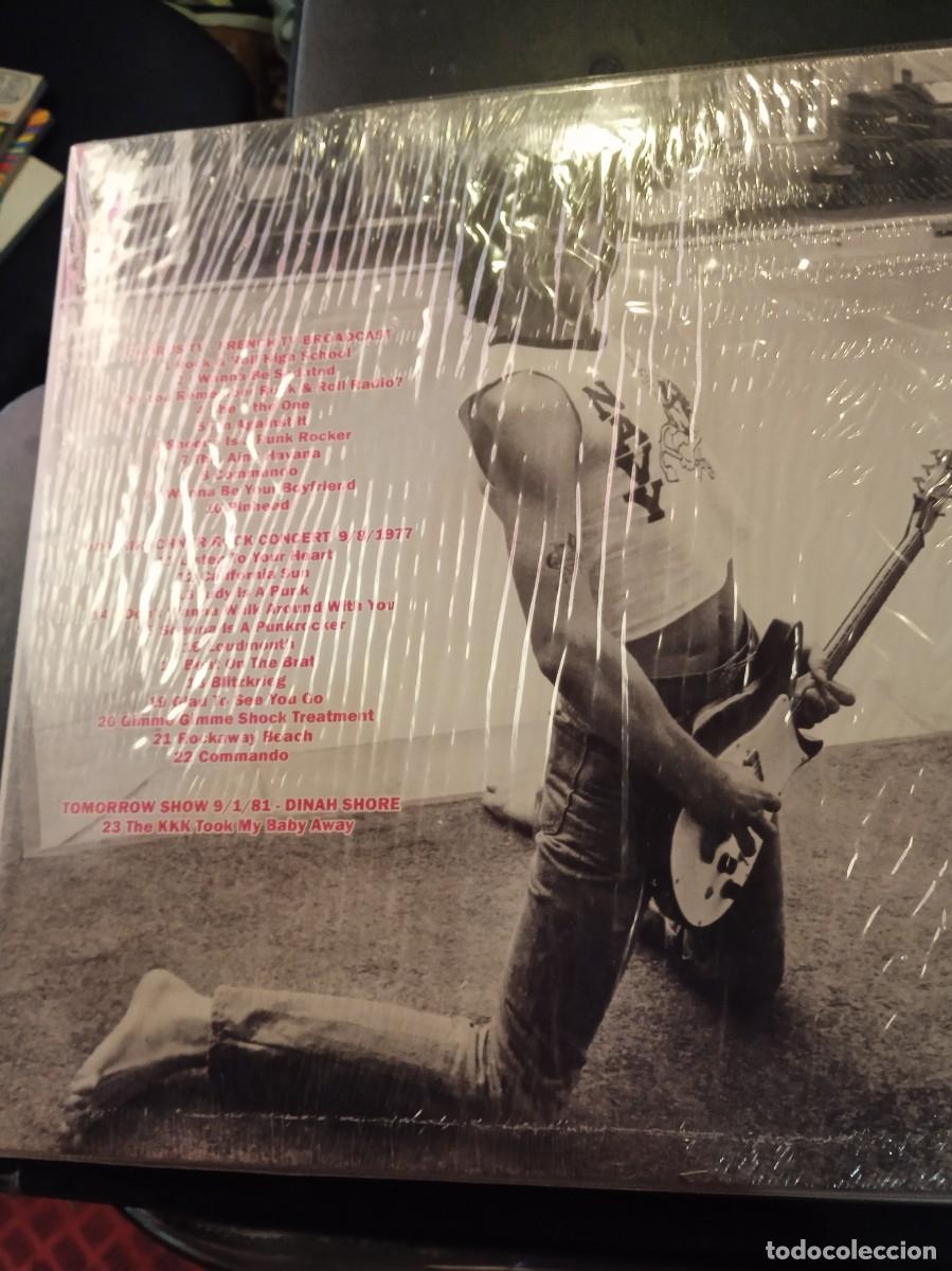 Discos de vinilo: RAMONES- AS SEEN ON TV. LP. - Foto 2