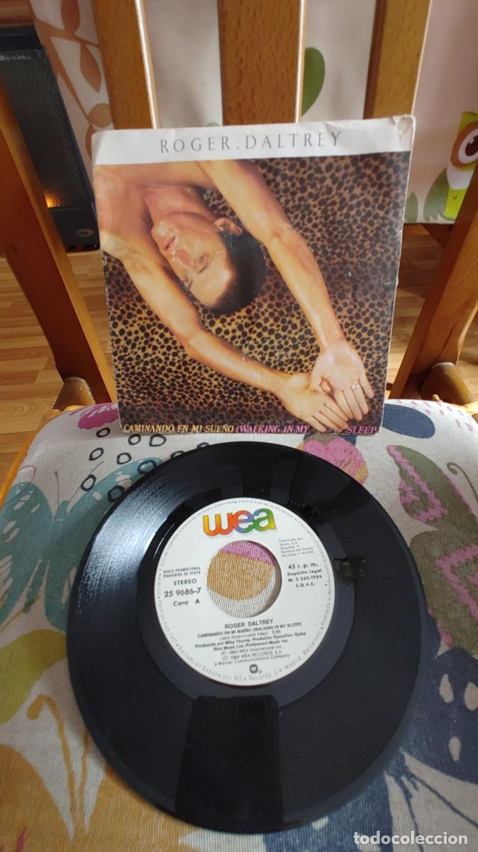 Discos de vinilo: ROGER DALTREY-SINGLE CAMINANDO EN MI SUE&Ntilde;O - Foto 1