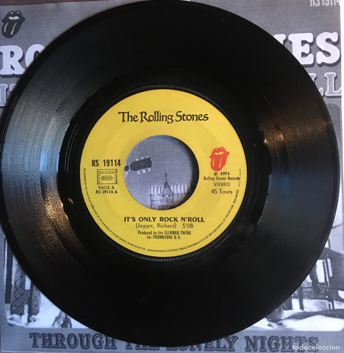 Discos de vinilo: ROLLING STONES - ITS ONLY ROCK N ROLL, single 7&rdquo; 1974 - Foto 4