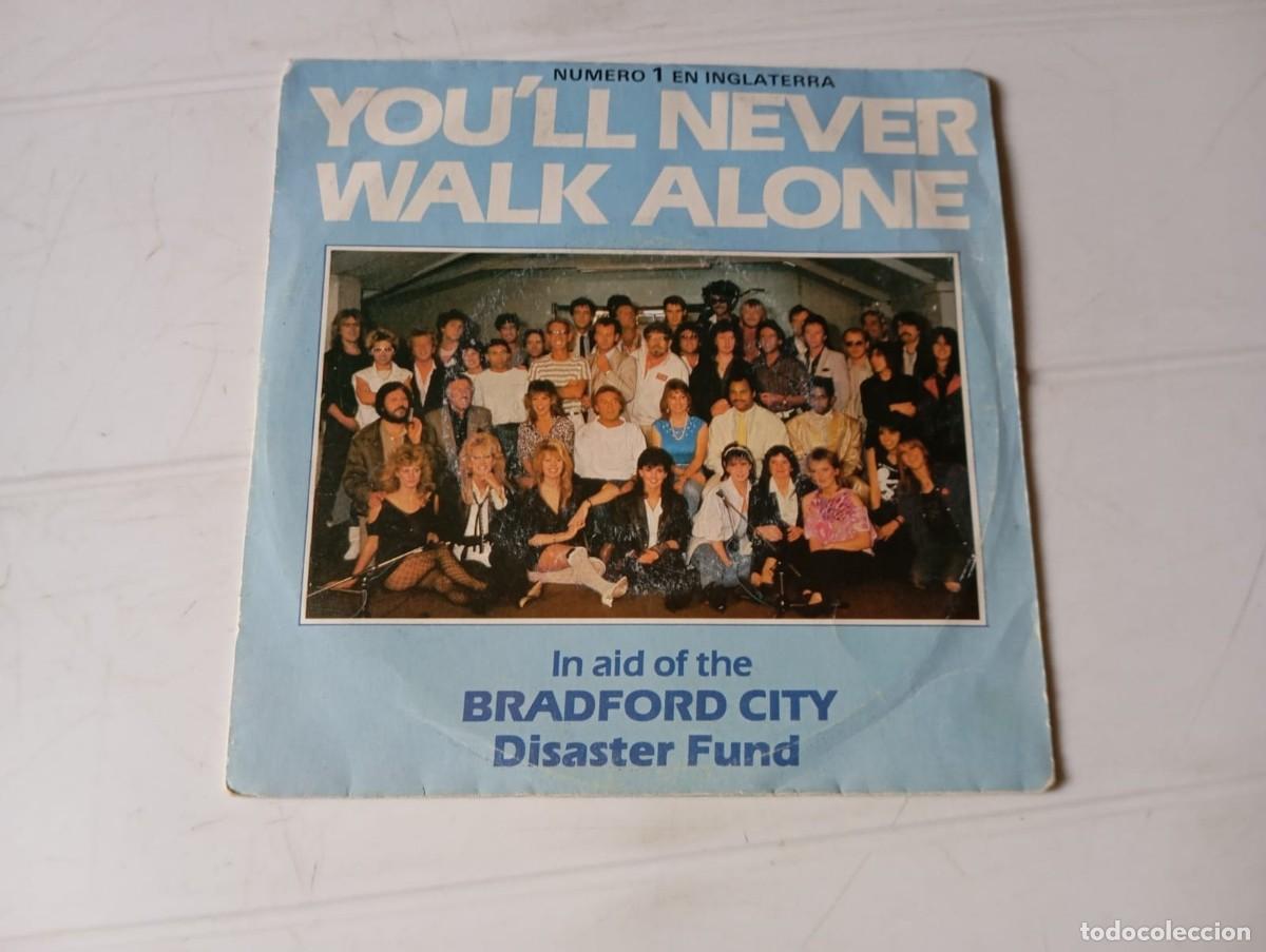 Discos de vinilo: SINGLE THE CROWD - YOULL NEVER WALK ALONE - Foto 1