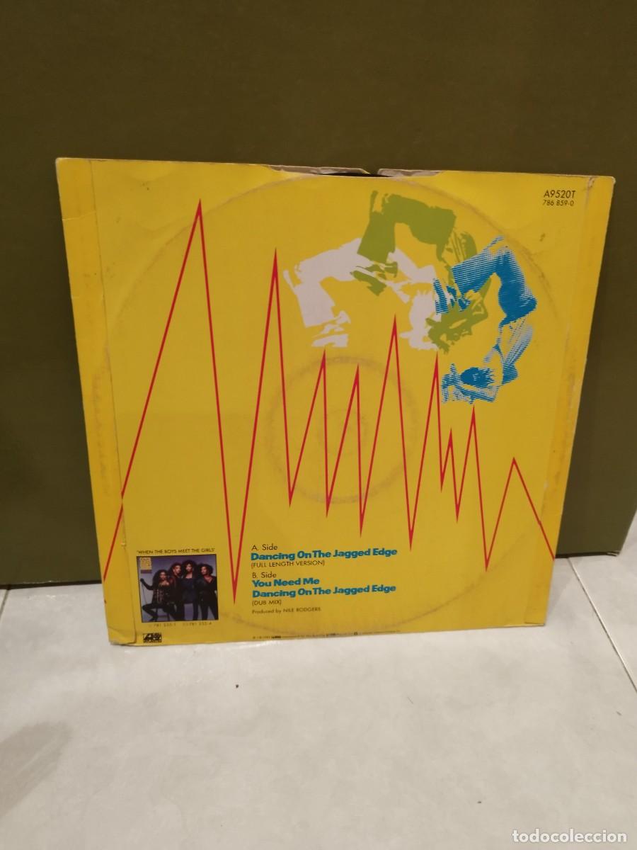 Discos de vinilo: Sister Sledge &ndash; Dancing On The Jagged Edge. Vinilo maxi single. - Foto 2