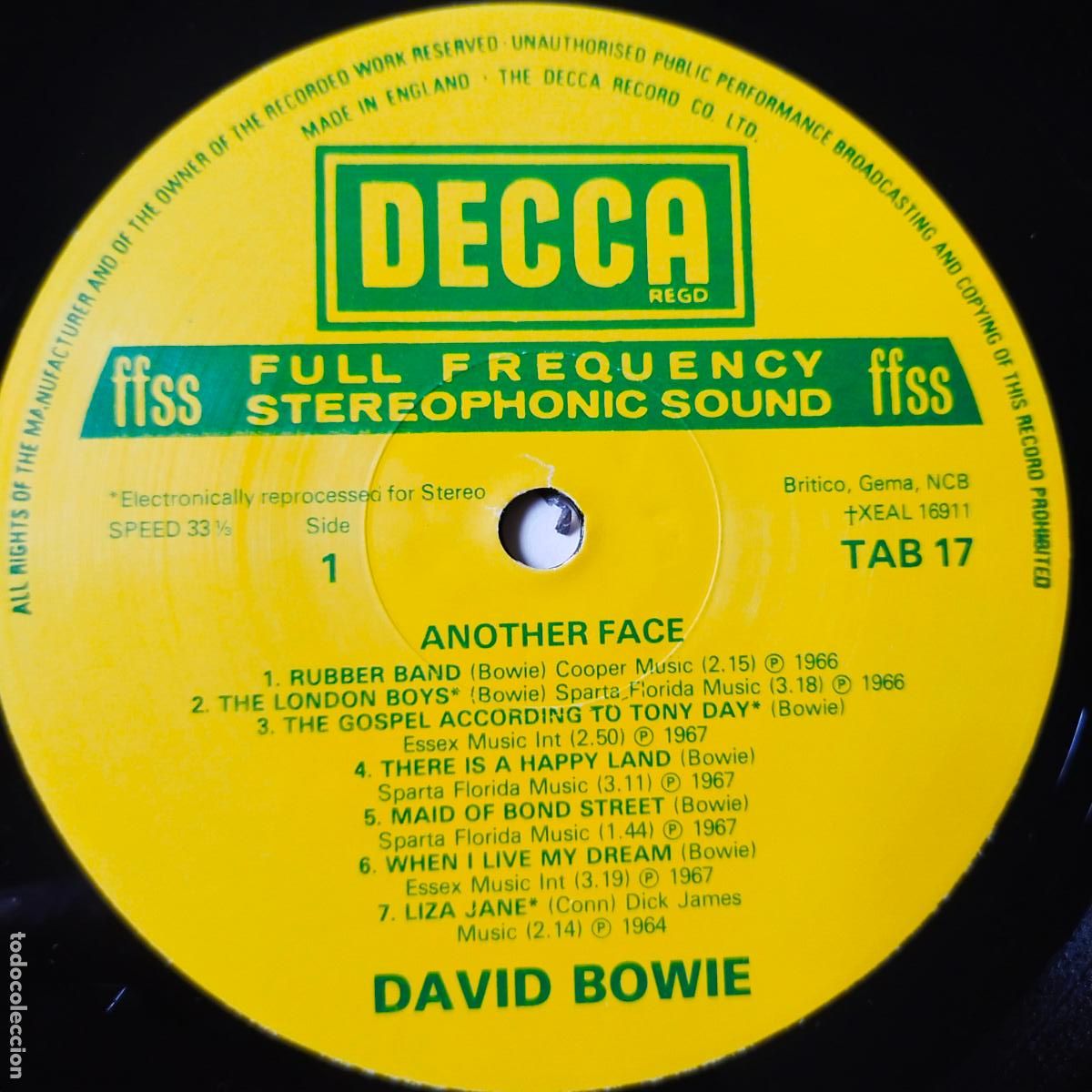 Discos de vinilo: DAVID BOWIE- ANOTHER FACE- UK LP 1981- DISCO COMO NUEVO. - Foto 3