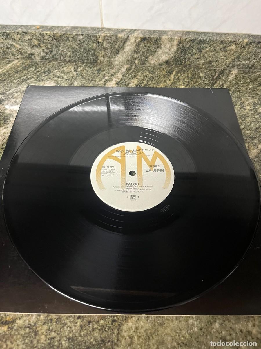 Discos de vinilo: Falco Rock Me Amadeus / Vienna Calling - Foto 2