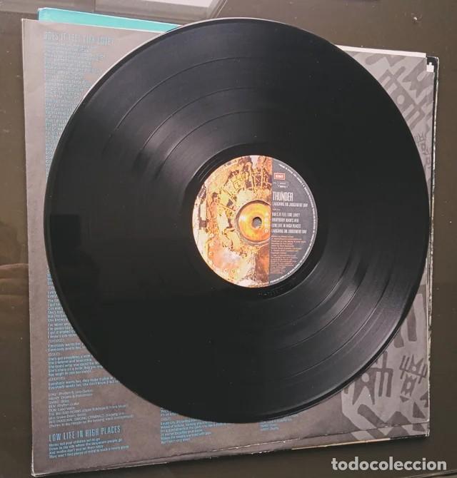 Discos de vinilo: Doble LP Thunder Laughing on Judgement Day. 1992. - Foto 3
