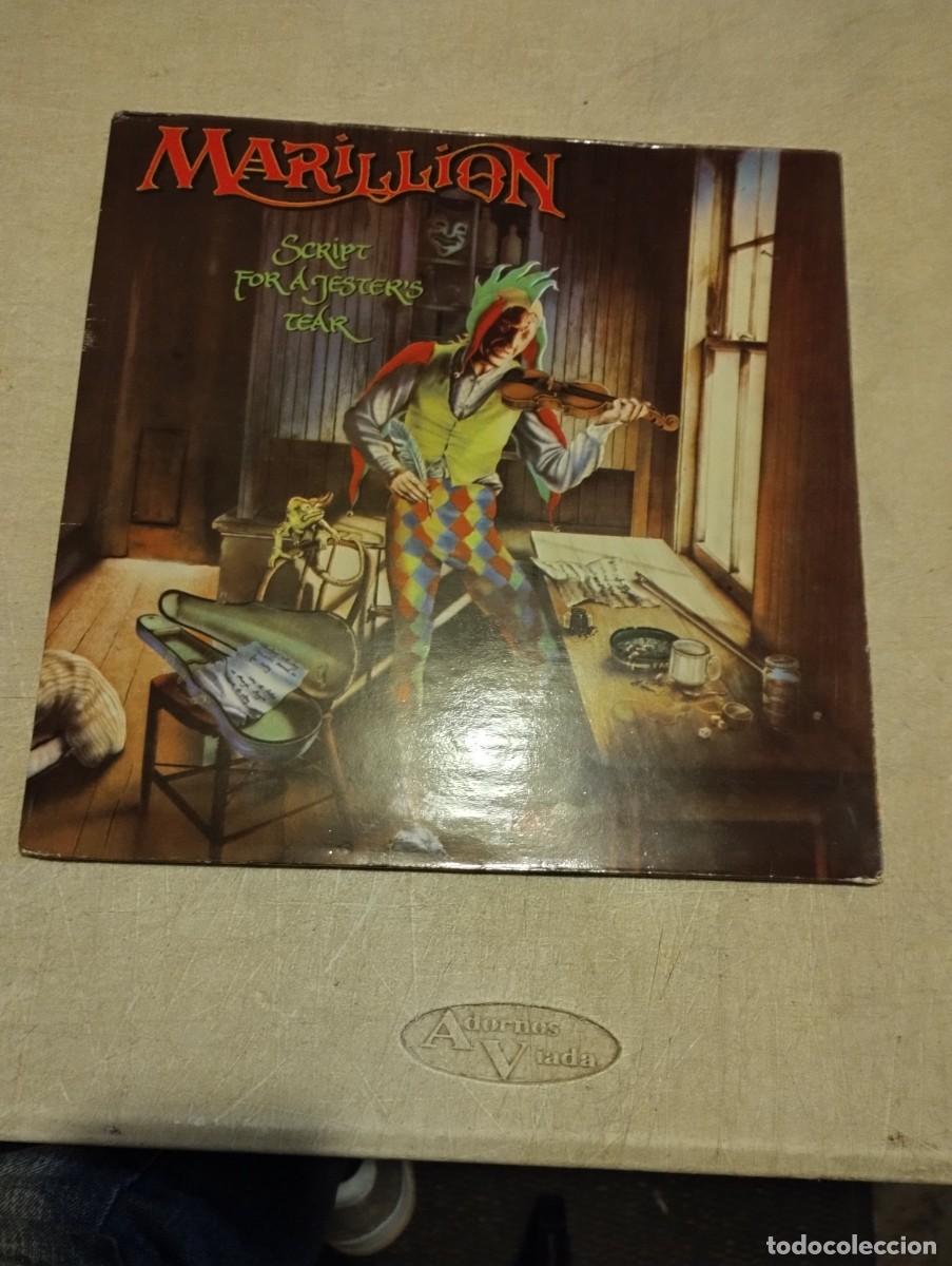 Discos de vinilo: MARILLION LP SCRIPT FOR A JESTERS TEAR ESP.1983 PORTADA ABIERTA - Foto 1