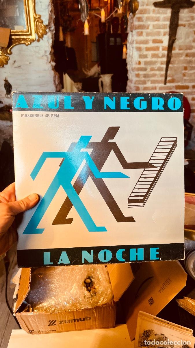 Discos de vinilo: Maxisingle azul y negro la noche - Foto 1