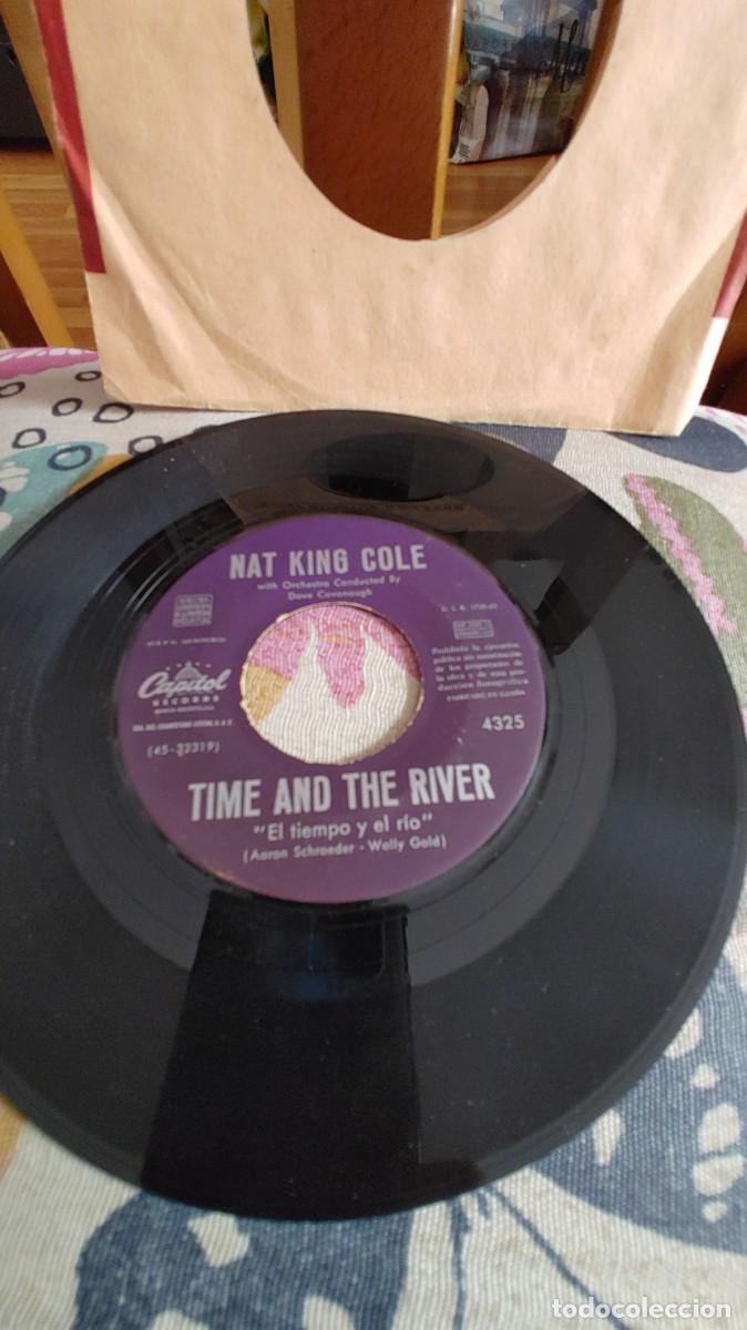 Discos de vinilo: NAT KING COLE-SINGLE TIME AND THE RIVER - Foto 2
