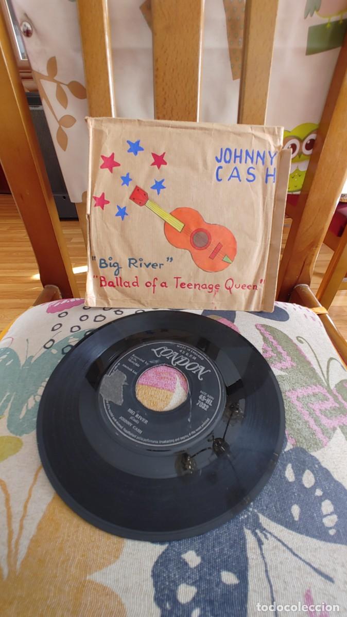 Discos de vinilo: JOHNNY CASH-SINGLE BIG RIVER - Foto 1