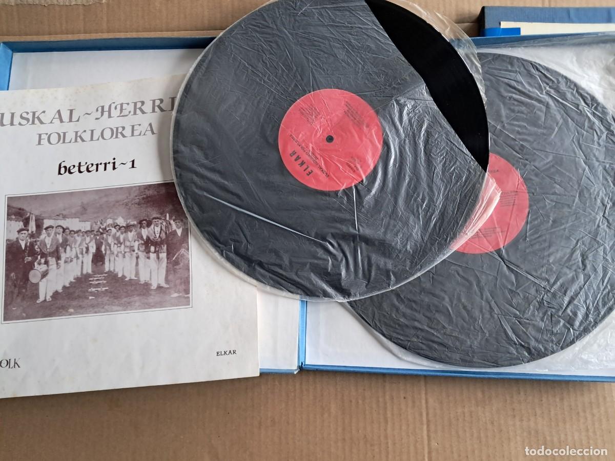 Discos de vinilo: EUSKAL HERRIKO FOLKLOREA VOL 1 , 2 Y 3 BOX LP - Foto 6
