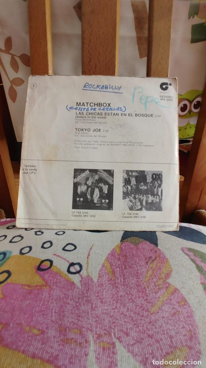 Discos de vinilo: MATCHBOX-SINGLE LAS CHICAS ESTAN EN EL BOSQUE - Foto 4