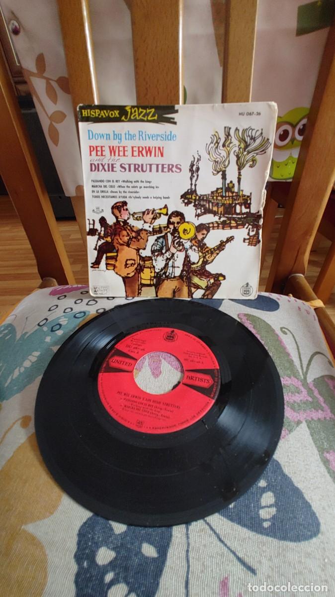 Discos de vinilo: PEE WEE ERWIN AND THE DIXIE STRUTTERS-EP PASEANDO CON EL REY +3 - Foto 1