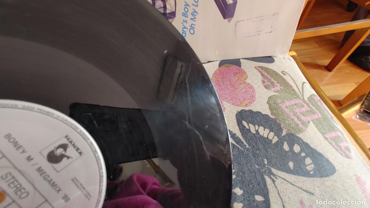 Discos de vinilo: BONEY M-MAXI MEGAMIX - Foto 3
