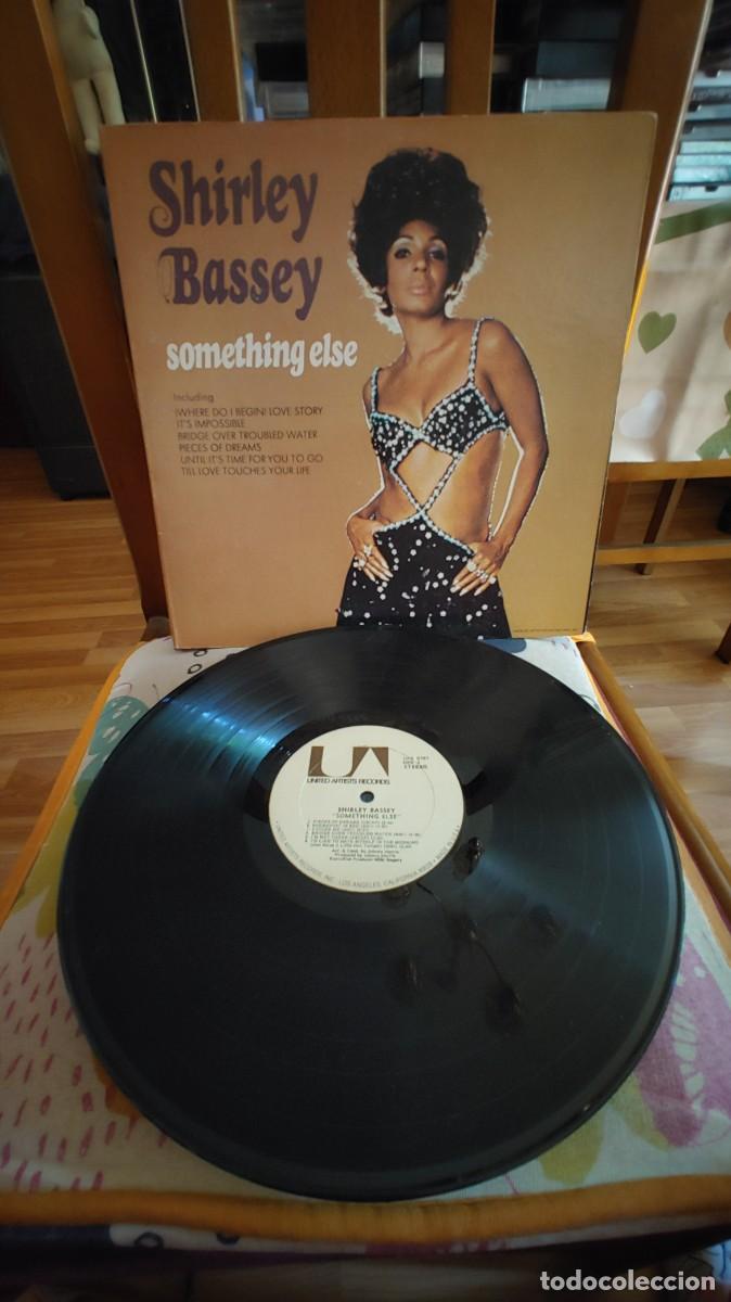 Discos de vinilo: SHIRLEY BASSEY-LP SOMETHING ELSE-GATEFOLD - Foto 1