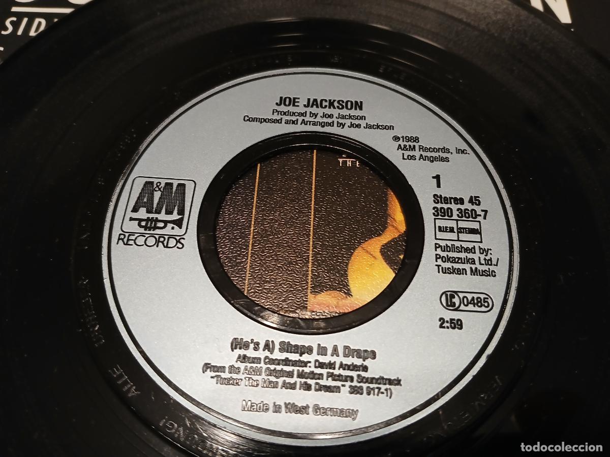 Discos de vinilo: Joe Jackson -(Hes a) Shape in a drape- (1988) single - Foto 5