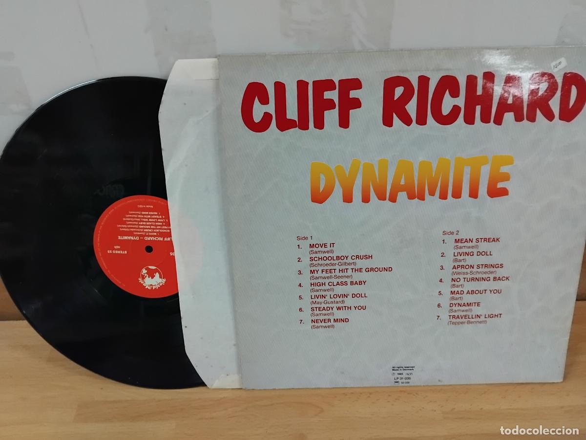 Discos de vinilo: CLIFF RICHARD. DYNAMITE. LP WORLD MUSIC DENMARK 1985. - Foto 2