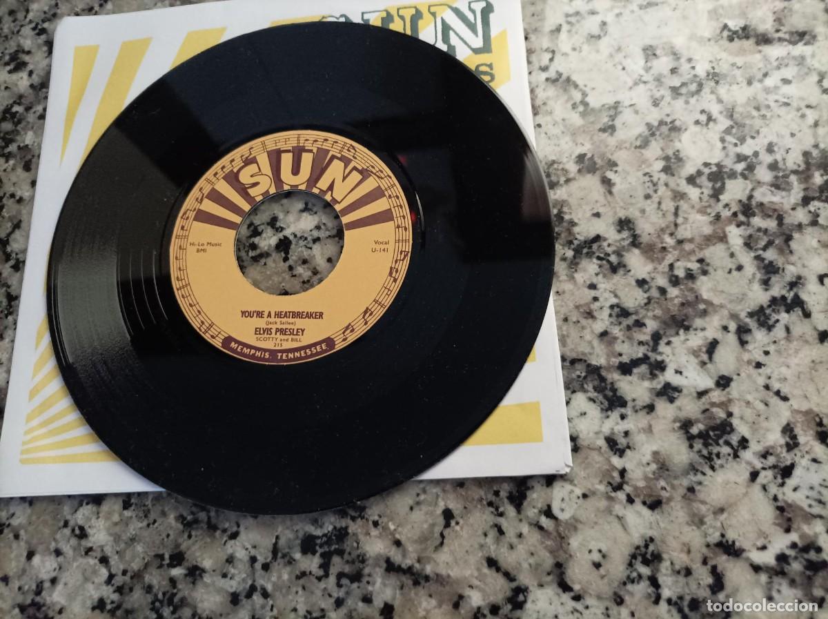 Discos de vinilo: Elvis Presley single Sun reedicion - Foto 3