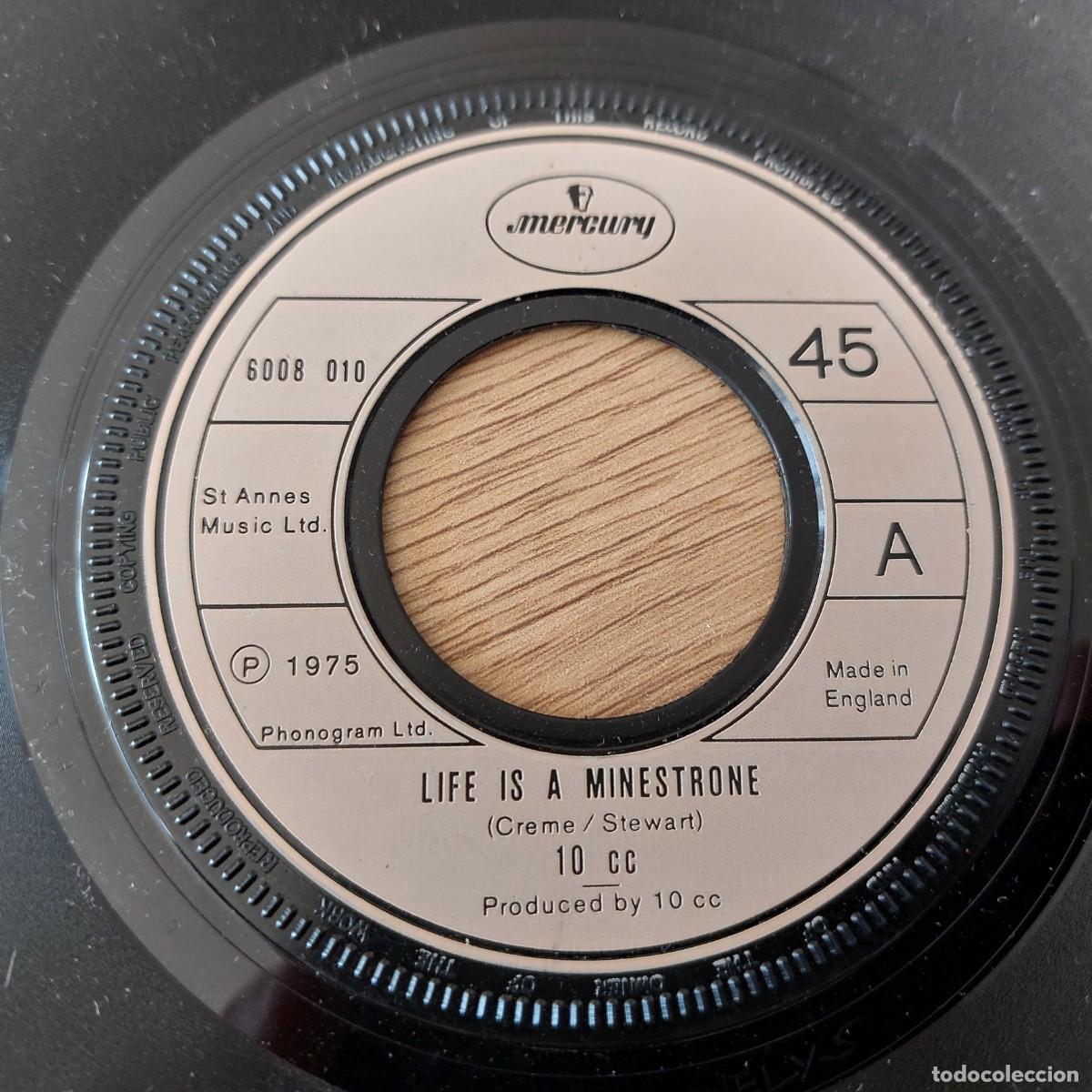 Discos de vinilo: Single - 10cc - LIFE IS A MINESTRONE - Foto 1
