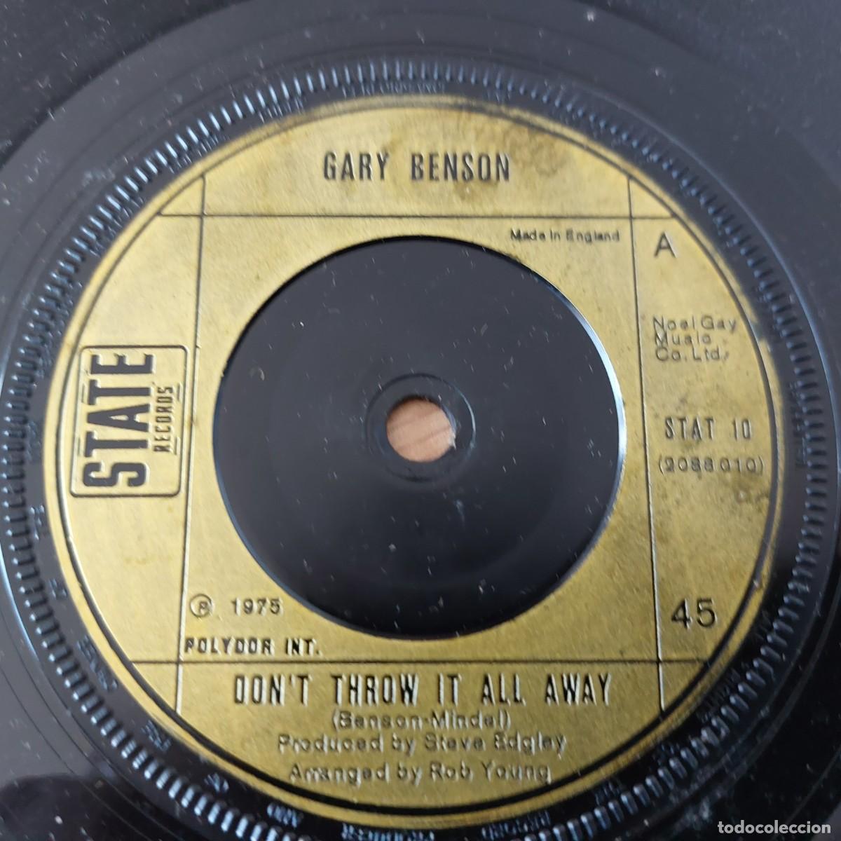 Discos de vinilo: Single - GARY BENSON - DONT THROW IT ALL AWAY - Foto 1