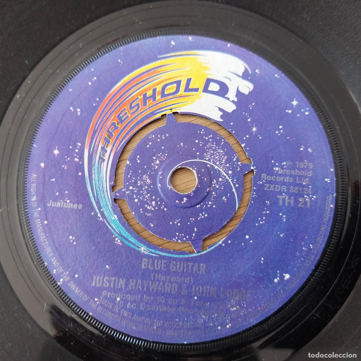 Discos de vinilo: Single - JUSTINE HAYWARD & JOHN - BLUE GUITAR - Foto 1