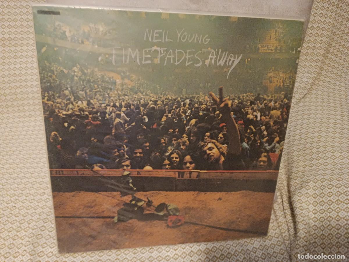 Discos de vinilo: Neil Young Timefades Away - Foto 1
