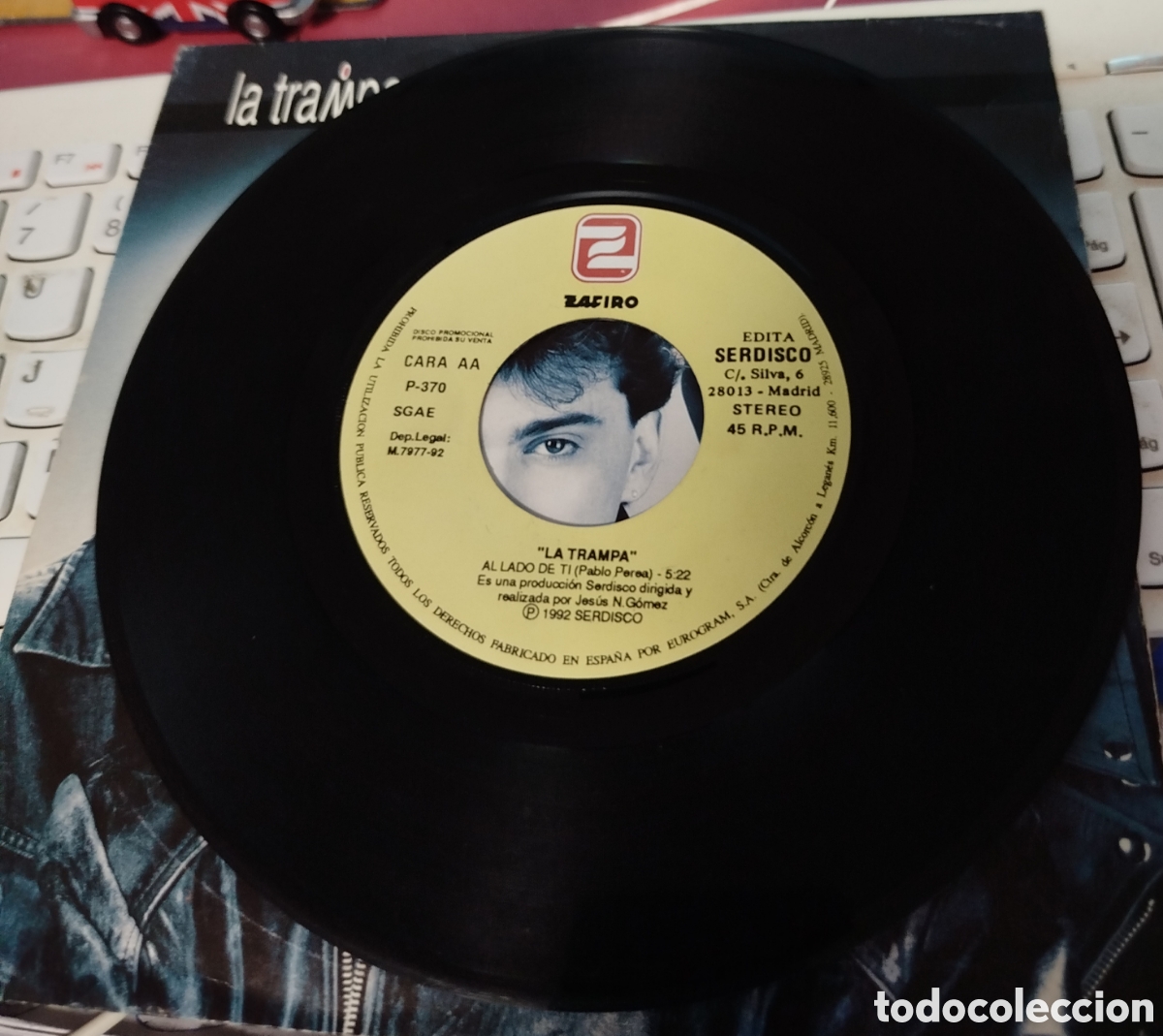 Discos de vinilo: La trampa - Al lado de t&iacute; - Foto 2