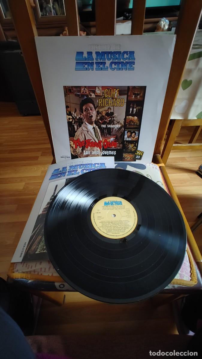 Discos de vinilo: CLIFF RICHARD-LP THE YOUN ONES - Foto 1