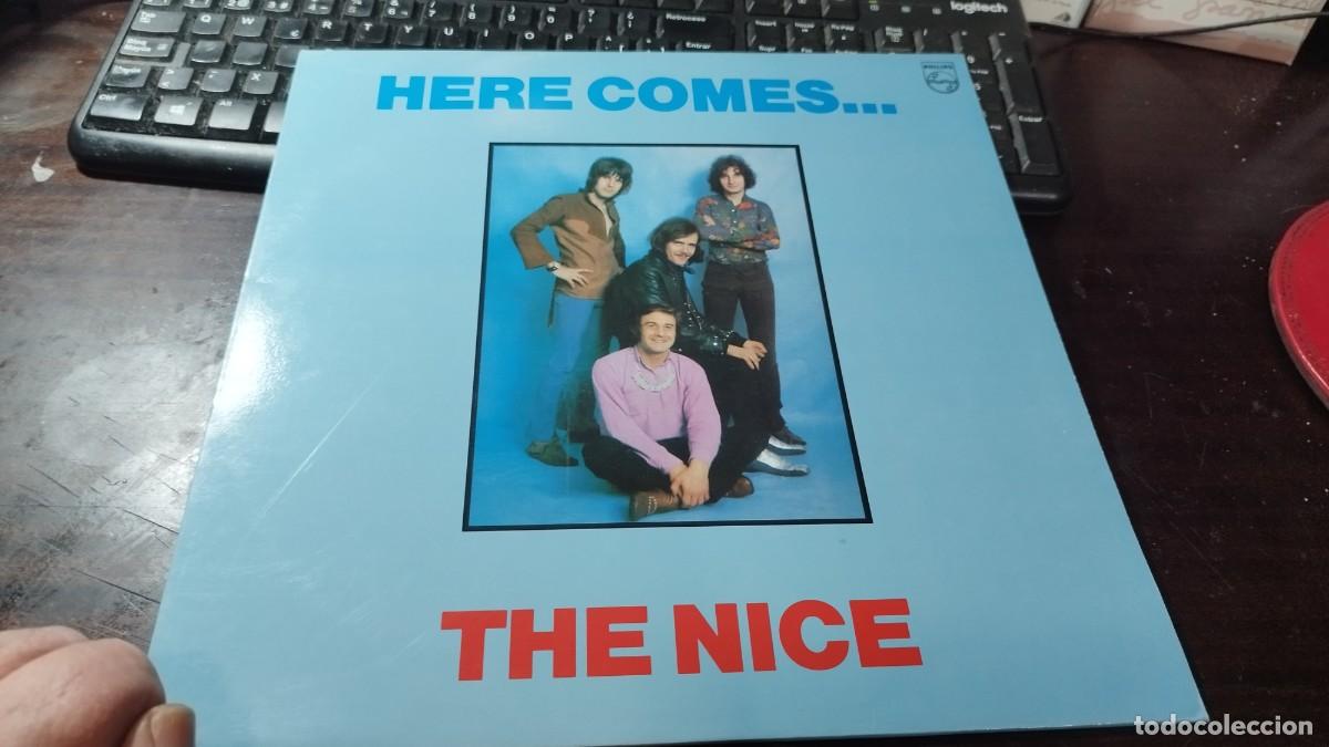 Discos de vinilo: HERE COMES / THE NICE / PHILIPS / DESP6 - Foto 1
