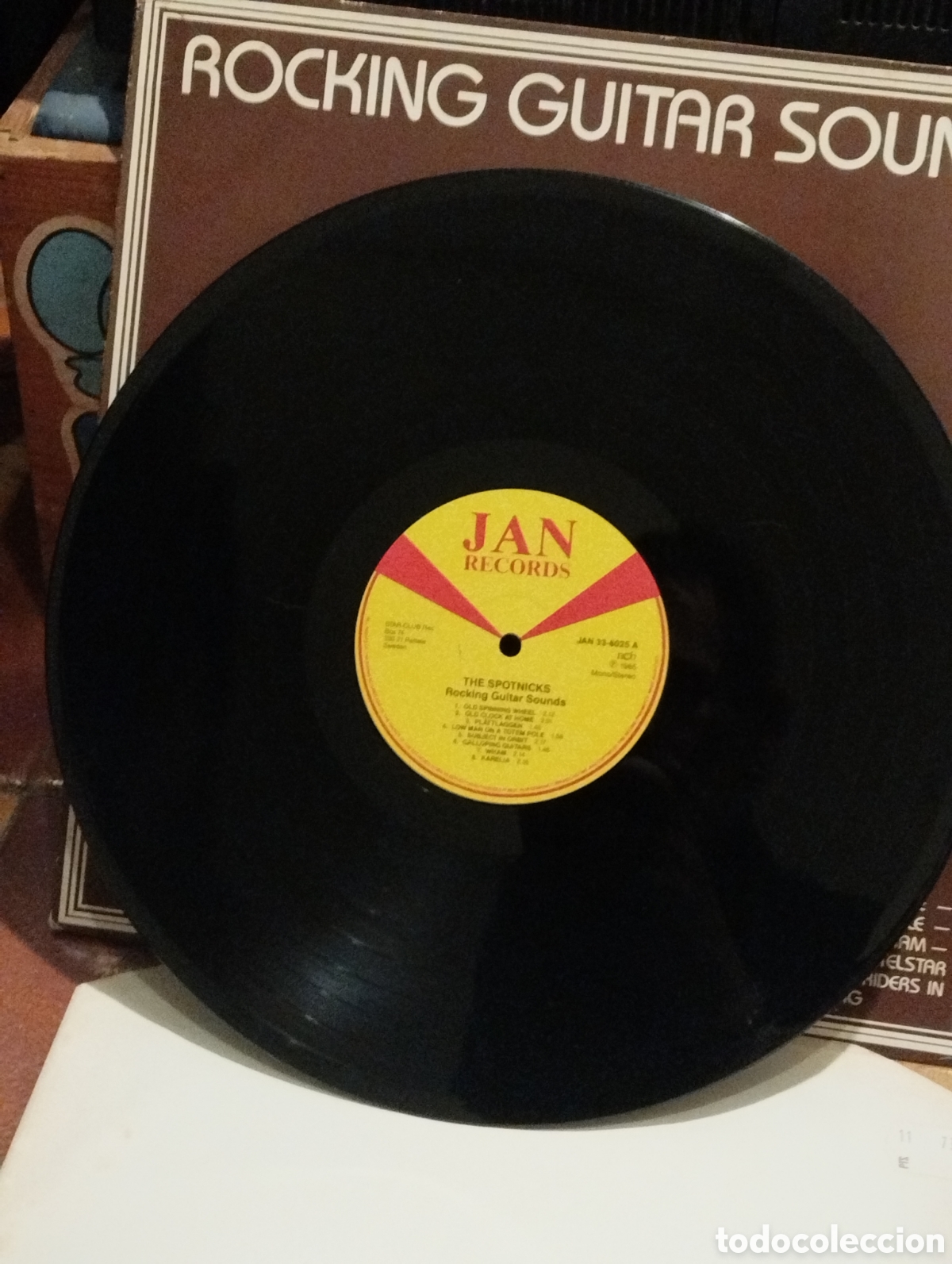 Discos de vinilo: THE SPOTNICKS , ROCKING GUITAR SOUNDS - Foto 3
