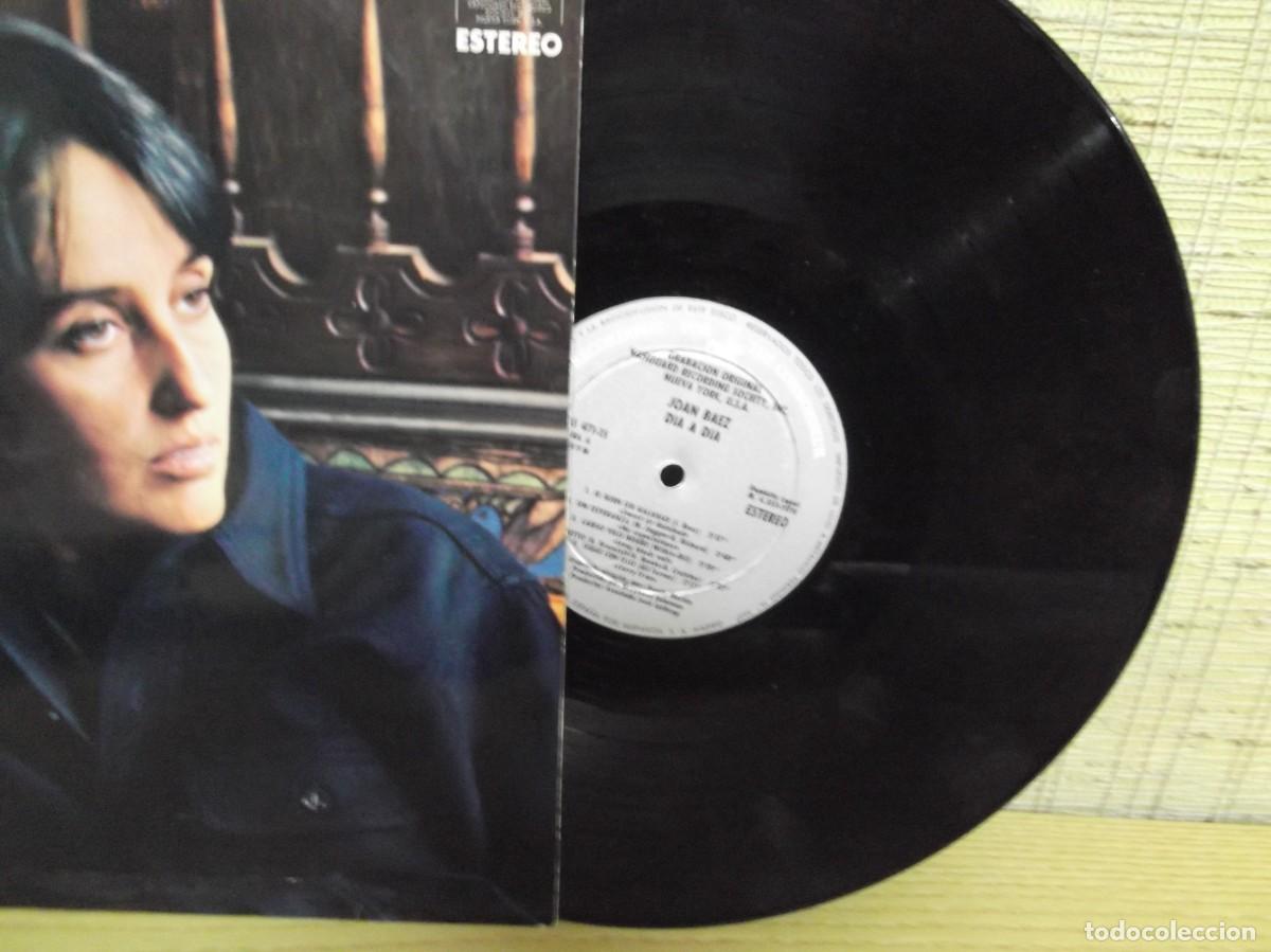 Discos de vinilo: Joan Baez dia a dia LP Hispavox 1970 - Foto 3
