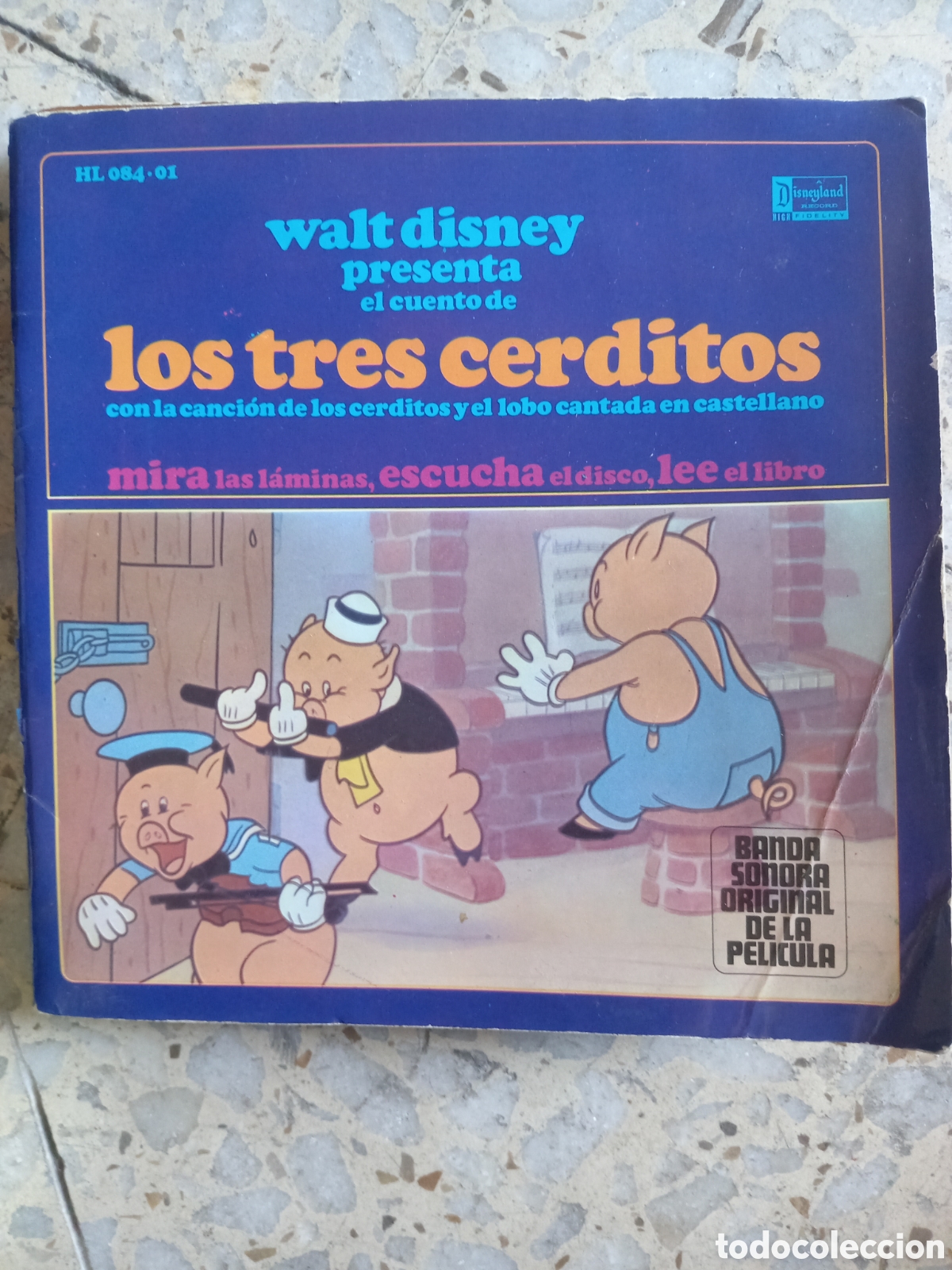 Discos de vinilo: SGL LOS TRES CERDITOS WALT DISNEY LIBRO - Foto 1