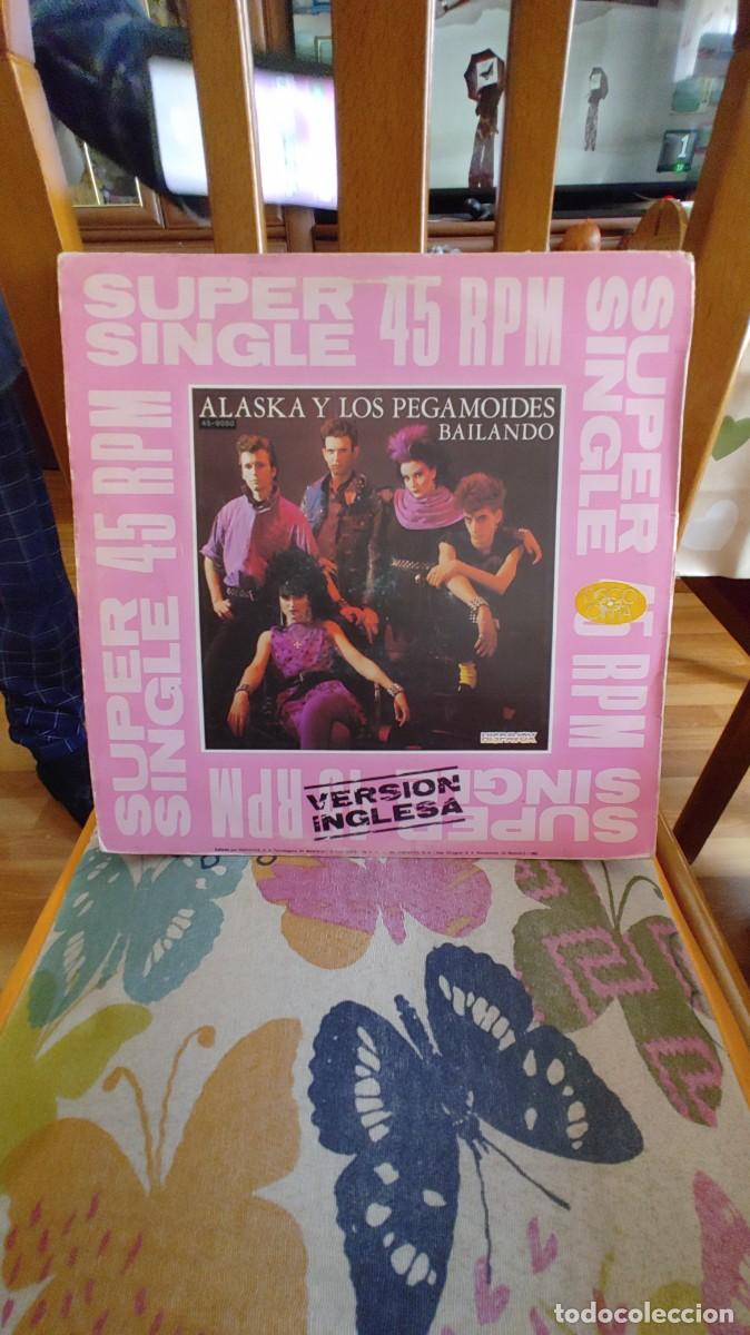 Discos de vinilo: ALASKA Y LOS PEGAMOIDES-MAXI BAILANDO - Foto 2
